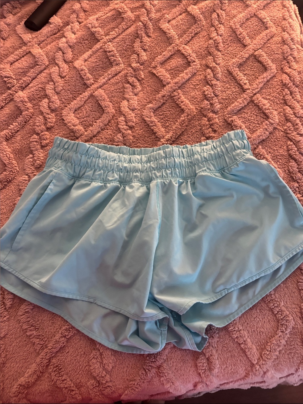 OFFLINE By aerie 2” hot stuff short size small